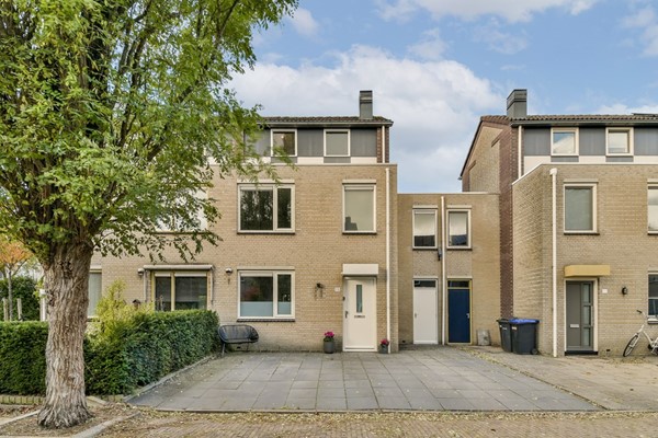 Medanstraat 15, Dordrecht